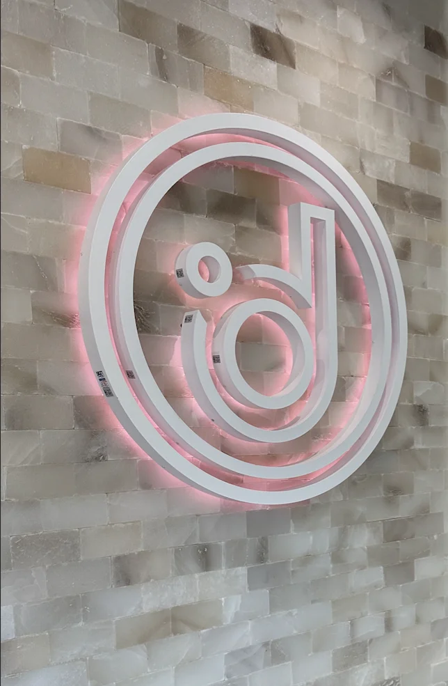 DegreeWowWallPink_crop